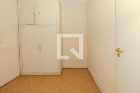 Apartamento à venda com 182m², 4 quartos e 2 vagas Apartamento à venda com 182m², 4 quartos e 2 vagasQuarto de Serviço