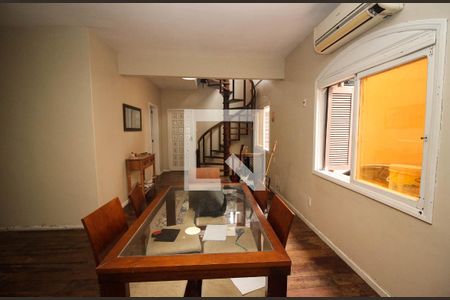 Casa à venda com 220m², 3 quartos e 2 vagasSala de jantar