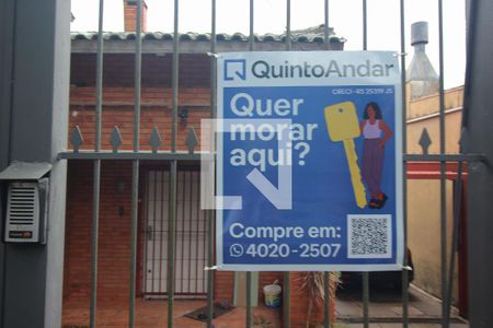 Casa à venda com 220m², 3 quartos e 2 vagasFachada