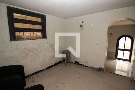 Casa à venda com 220m², 3 quartos e 2 vagasQuarto de Serviço