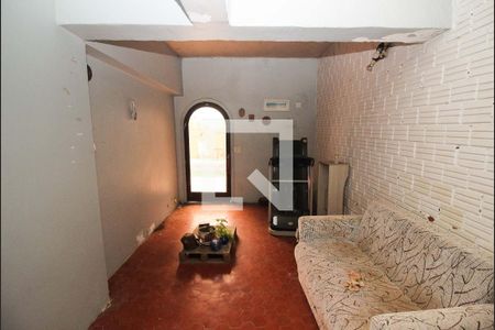 Casa à venda com 220m², 3 quartos e 2 vagasAcademia