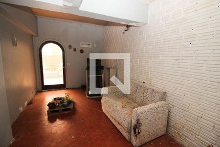 Casa à venda com 220m², 3 quartos e 2 vagasAcademia