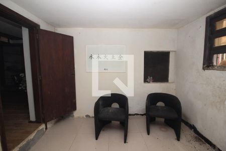 Casa à venda com 220m², 3 quartos e 2 vagasQuarto de Serviço