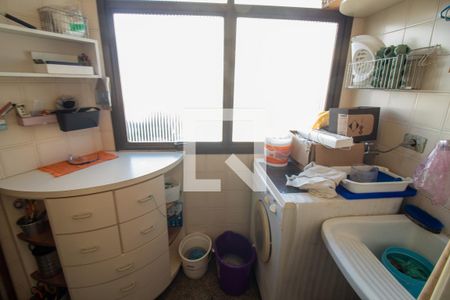 Apartamento à venda com 75m², 2 quartos e 1 vagaÁrea de Serviço