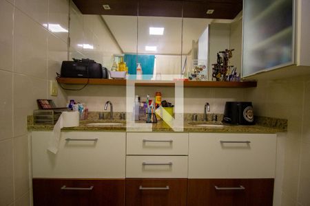 Casa de condomínio à venda com 174m², 3 quartos e 3 vagas Casa de condomínio à venda com 174m², 3 quartos e 3 vagasBanheiro da Suíte 1