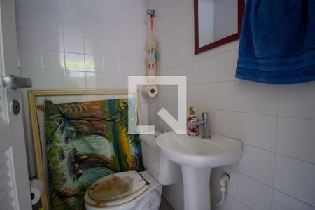 Casa de condomínio à venda com 174m², 3 quartos e 3 vagas Casa de condomínio à venda com 174m², 3 quartos e 3 vagasLavabo da Área Gourmet