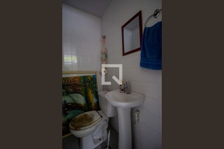 Casa de condomínio à venda com 174m², 3 quartos e 3 vagas Casa de condomínio à venda com 174m², 3 quartos e 3 vagasLavabo da Área Gourmet