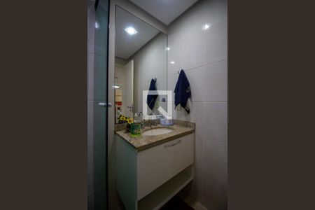 Casa de condomínio à venda com 174m², 3 quartos e 3 vagas Casa de condomínio à venda com 174m², 3 quartos e 3 vagasBanheiro Social