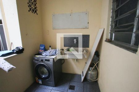 Casa de condomínio à venda com 240m², 2 quartos e 1 vaga Casa de condomínio à venda com 240m², 2 quartos e 1 vagaÁrea de Serviço