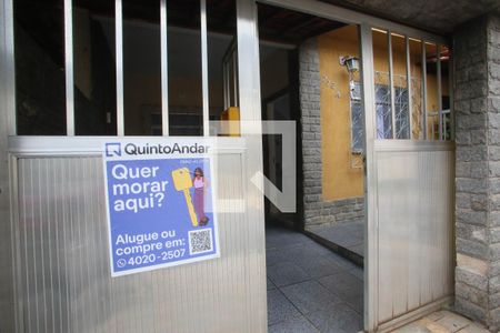 Casa de condomínio à venda com 240m², 2 quartos e 1 vaga Casa de condomínio à venda com 240m², 2 quartos e 1 vagaFachada
