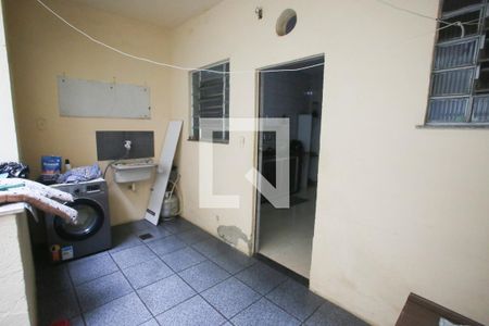 Casa de condomínio à venda com 240m², 2 quartos e 1 vaga Casa de condomínio à venda com 240m², 2 quartos e 1 vagaÁrea de Serviço