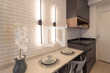 Apartamento à venda com 33m², 1 quarto e sem vaga Apartamento à venda com 33m², 1 quarto e sem vagaDetalhe mesa Sala
