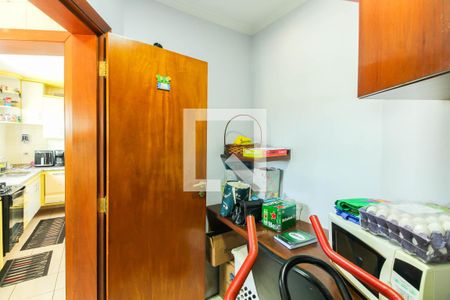 Apartamento à venda com 117m², 3 quartos e 3 vagas Apartamento à venda com 117m², 3 quartos e 3 vagasQuarto de Serviço