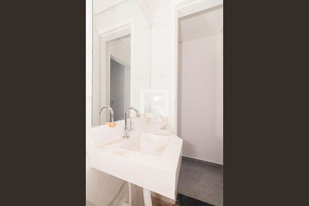 Banheiro de apartamento para alugar com 1 quarto, 30m² em Vila Nelson, São Paulo