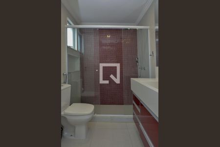 Casa de condomínio à venda com 484m², 6 quartos e 4 vagas Casa de condomínio à venda com 484m², 6 quartos e 4 vagasBanheiro da suíte 3