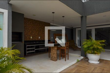 Casa de condomínio à venda com 484m², 6 quartos e 4 vagas Casa de condomínio à venda com 484m², 6 quartos e 4 vagasÁrea gourmet