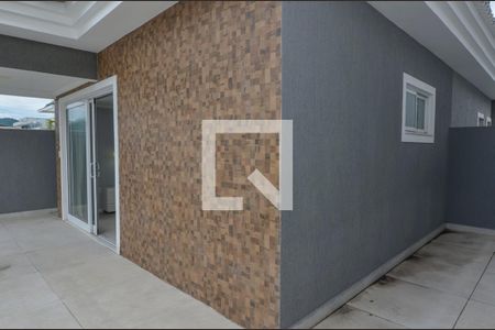 Casa de condomínio à venda com 484m², 6 quartos e 4 vagas Casa de condomínio à venda com 484m², 6 quartos e 4 vagasVaranda da Suíte 2