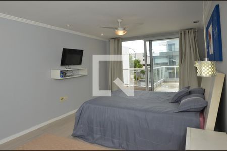 Casa de condomínio à venda com 484m², 6 quartos e 4 vagas Casa de condomínio à venda com 484m², 6 quartos e 4 vagasSuite 2