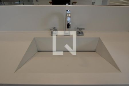 Casa de condomínio à venda com 484m², 6 quartos e 4 vagas Casa de condomínio à venda com 484m², 6 quartos e 4 vagasBanheiro da suíte 3