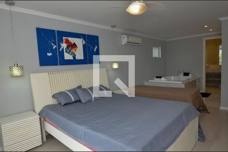 Casa de condomínio à venda com 484m², 6 quartos e 4 vagas Casa de condomínio à venda com 484m², 6 quartos e 4 vagasSuite 2