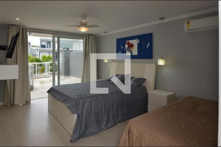 Casa de condomínio à venda com 484m², 6 quartos e 4 vagas Casa de condomínio à venda com 484m², 6 quartos e 4 vagasSuite 2