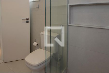 Casa de condomínio à venda com 484m², 6 quartos e 4 vagas Casa de condomínio à venda com 484m², 6 quartos e 4 vagasBanheiro da suíte 3