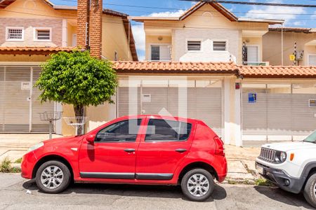 Casa à venda com 153m², 3 quartos e 2 vagasFachada