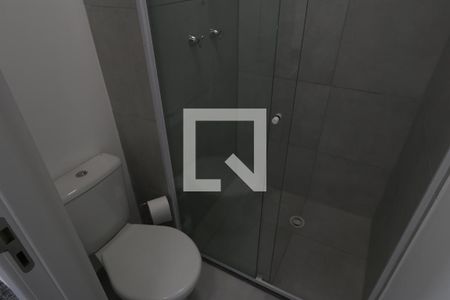 Banheiro de kitnet/studio para alugar com 1 quarto, 29m² em Várzea da Barra Funda, São Paulo