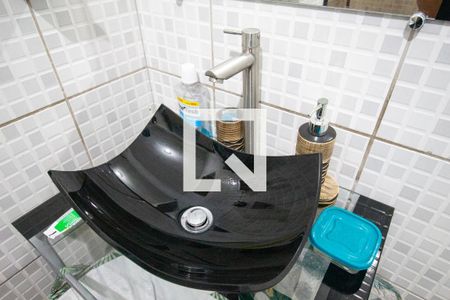 Casa à venda com 75m², 3 quartos e 2 vagas