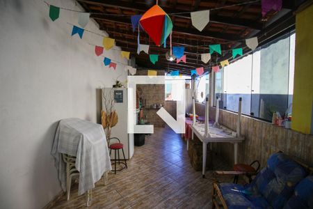 Casa à venda com 75m², 3 quartos e 2 vagas
