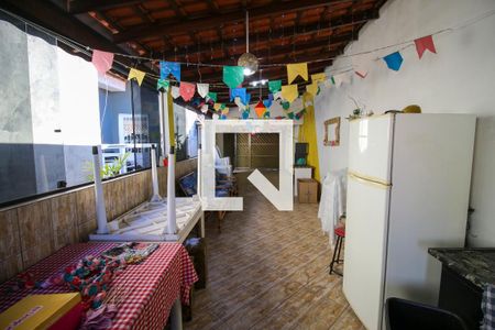 Casa à venda com 75m², 3 quartos e 2 vagas