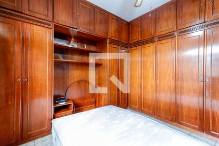 Casa à venda com 180m², 3 quartos e 3 vagas Casa à venda com 180m², 3 quartos e 3 vagasQuarto 3