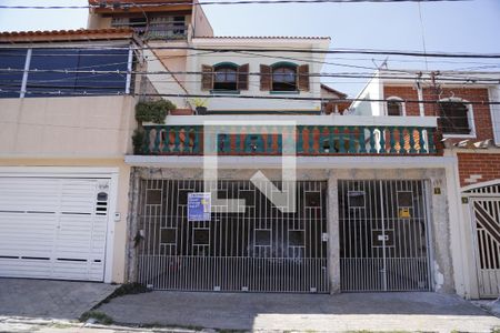 Casa para alugar com 200m², 4 quartos e 3 vagasFachada