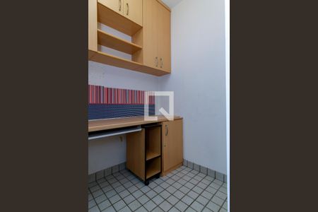 Apartamento à venda com 169m², 3 quartos e 4 vagas Apartamento à venda com 169m², 3 quartos e 4 vagasÁrea de Serviço - Quarto