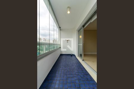 Apartamento à venda com 169m², 3 quartos e 4 vagas Apartamento à venda com 169m², 3 quartos e 4 vagasSala - Varanda