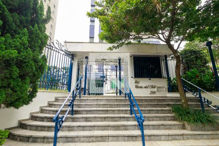 Apartamento à venda com 169m², 3 quartos e 4 vagas Apartamento à venda com 169m², 3 quartos e 4 vagasFachada