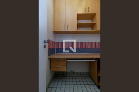 Apartamento à venda com 169m², 3 quartos e 4 vagas Apartamento à venda com 169m², 3 quartos e 4 vagasÁrea de Serviço - Quarto