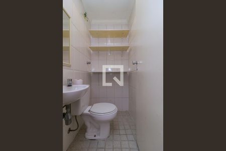 Apartamento à venda com 169m², 3 quartos e 4 vagas Apartamento à venda com 169m², 3 quartos e 4 vagasÁrea de Serviço - Banheiro