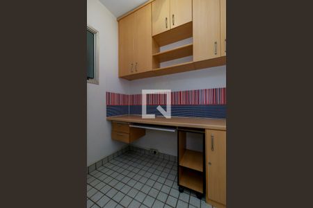 Apartamento à venda com 169m², 3 quartos e 4 vagas Apartamento à venda com 169m², 3 quartos e 4 vagasÁrea de Serviço - Quarto