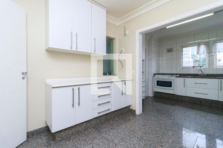 Apartamento à venda com 169m², 3 quartos e 4 vagas Apartamento à venda com 169m², 3 quartos e 4 vagasCozinha