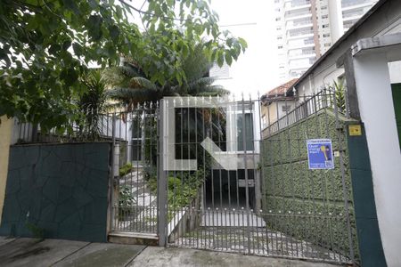 Casa à venda com 215m², 3 quartos e 2 vagasFachada