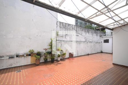 Casa à venda com 215m², 3 quartos e 2 vagasQuintal