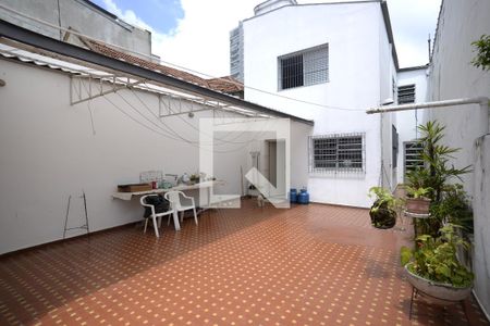 Casa à venda com 215m², 3 quartos e 2 vagasQuintal