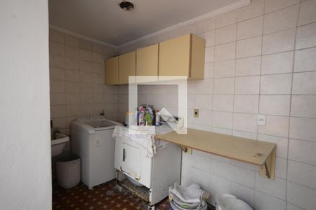 Casa à venda com 215m², 3 quartos e 2 vagasÁrea de Serviço