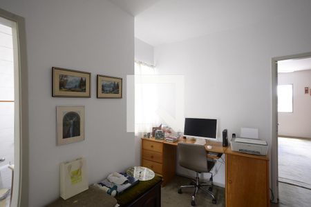 Casa à venda com 215m², 3 quartos e 2 vagasCorredor