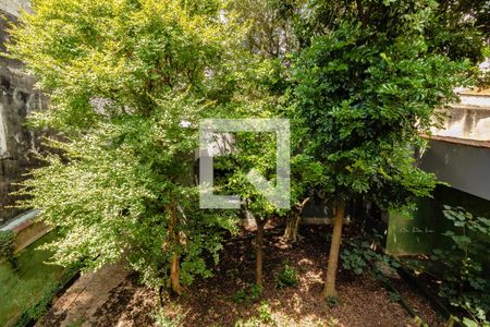 Casa à venda com 355m², 4 quartos e 6 vagas Casa à venda com 355m², 4 quartos e 6 vagasÁrea comum