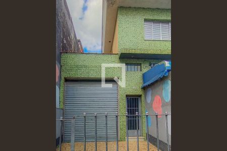Casa à venda com 355m², 4 quartos e 6 vagas Casa à venda com 355m², 4 quartos e 6 vagasFachada