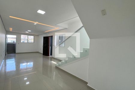 Sala de casa para alugar com 4 quartos, 250m² em Jardim Tupanci, Barueri