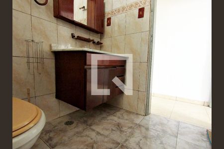 Casa à venda com 90m², 2 quartos e 3 vagasBanheiro social