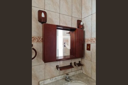 Casa à venda com 90m², 2 quartos e 3 vagas Casa à venda com 90m², 2 quartos e 3 vagasBanheiro social